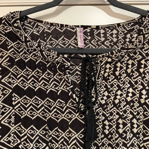 FREE PEOPLE black and beige pattern, boho style smock top, S - Picture 4 of 11